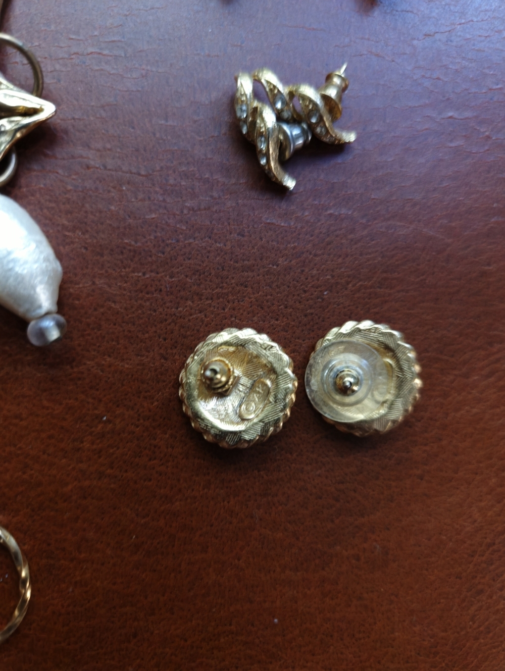 Lot Bundle Vintage Gold Chunky Earrings - Picture 9 of 9